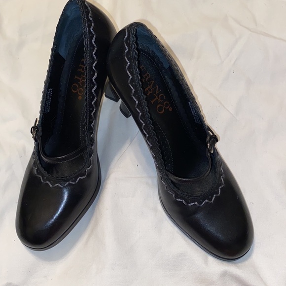 Women’s Size: 7M High black heels - Picture 9 of 13